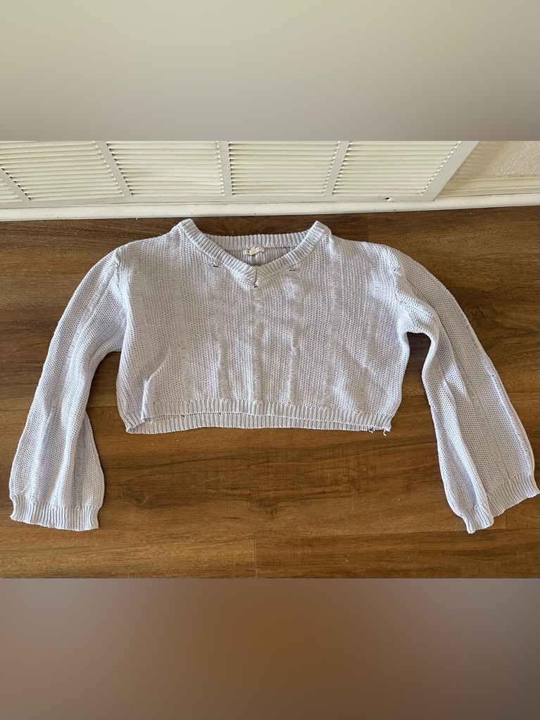 Women’s Cropped V-Neck Knit Sweater - Light Purple